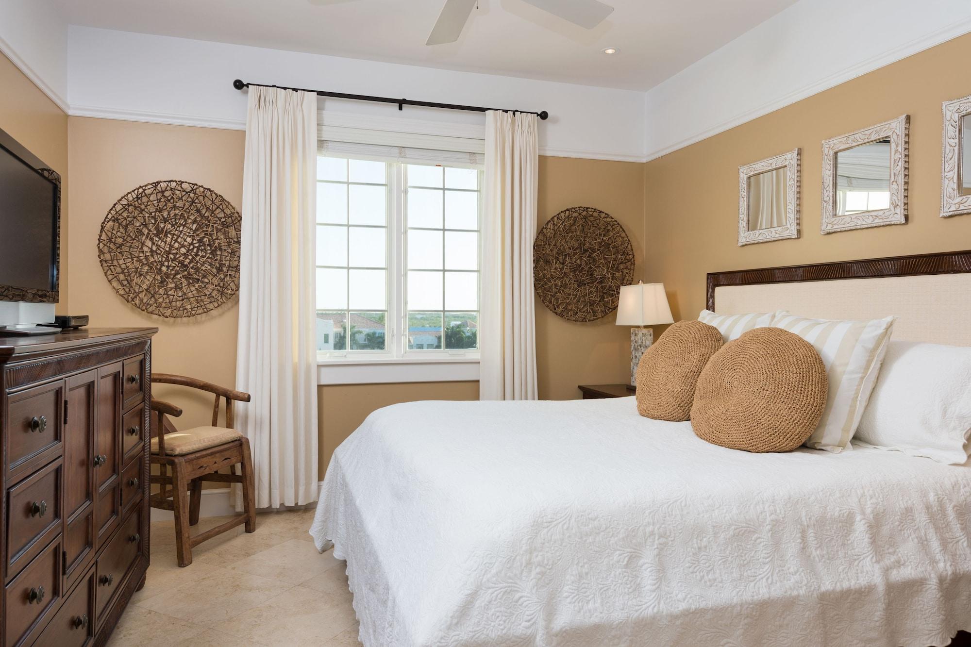 The Regent Grand Hotel Grace Bay Eksteriør billede