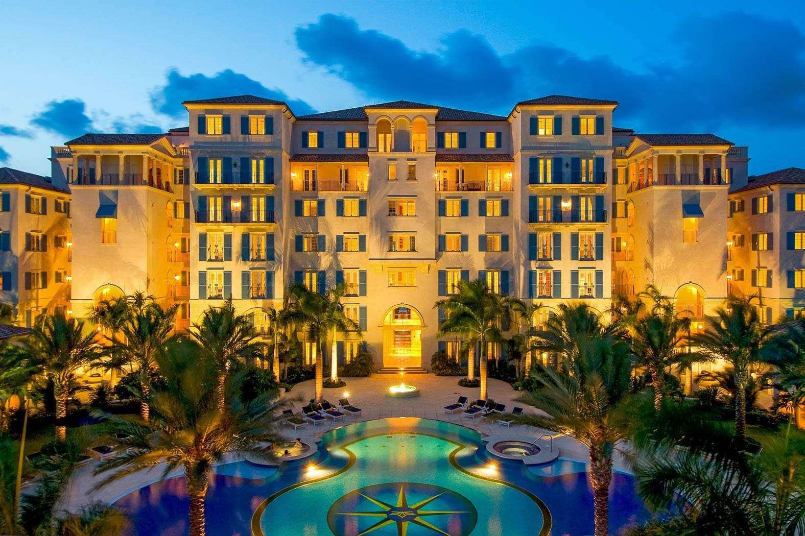 The Regent Grand Hotel Grace Bay Eksteriør billede