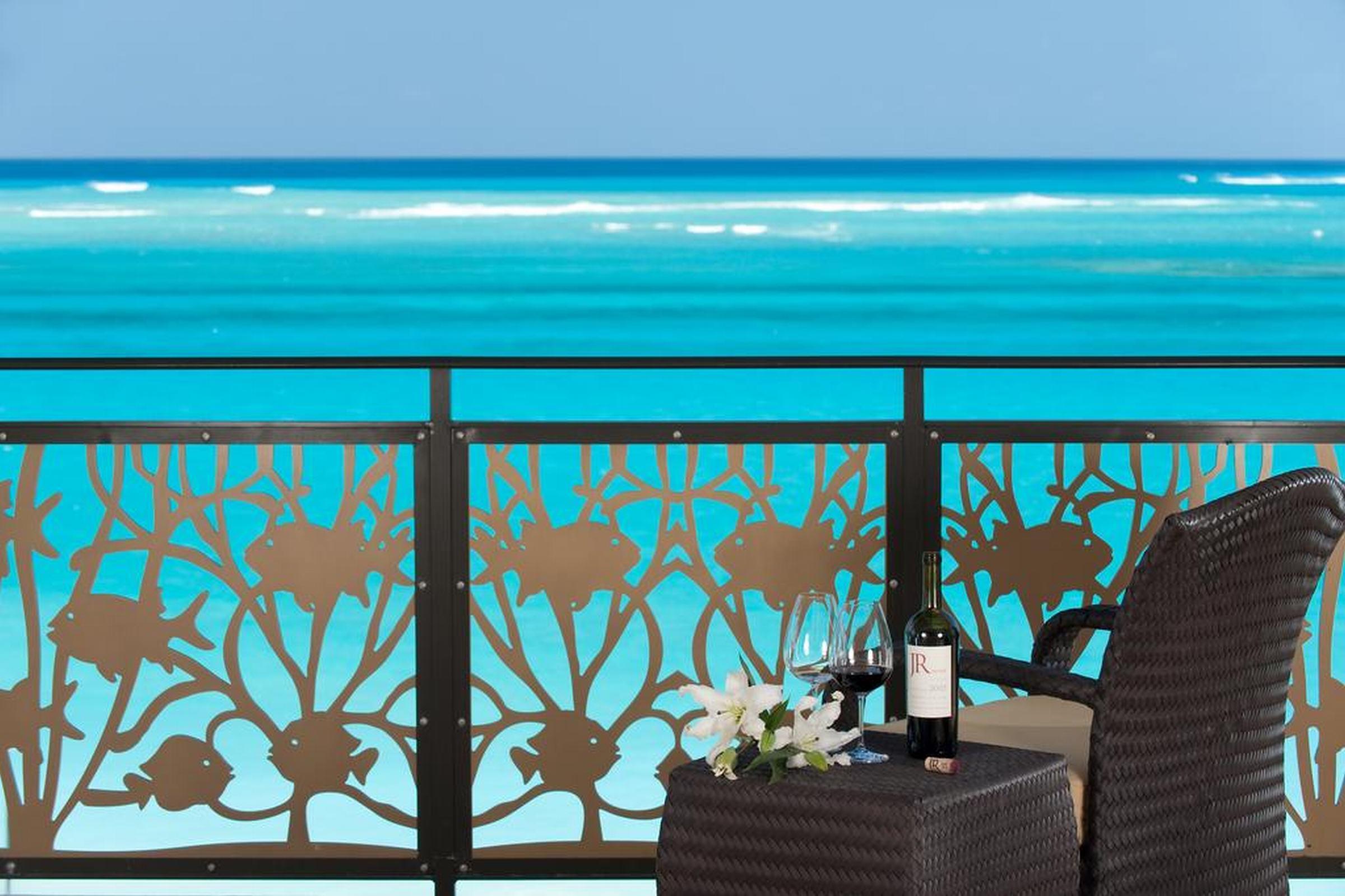 The Regent Grand Hotel Grace Bay Eksteriør billede
