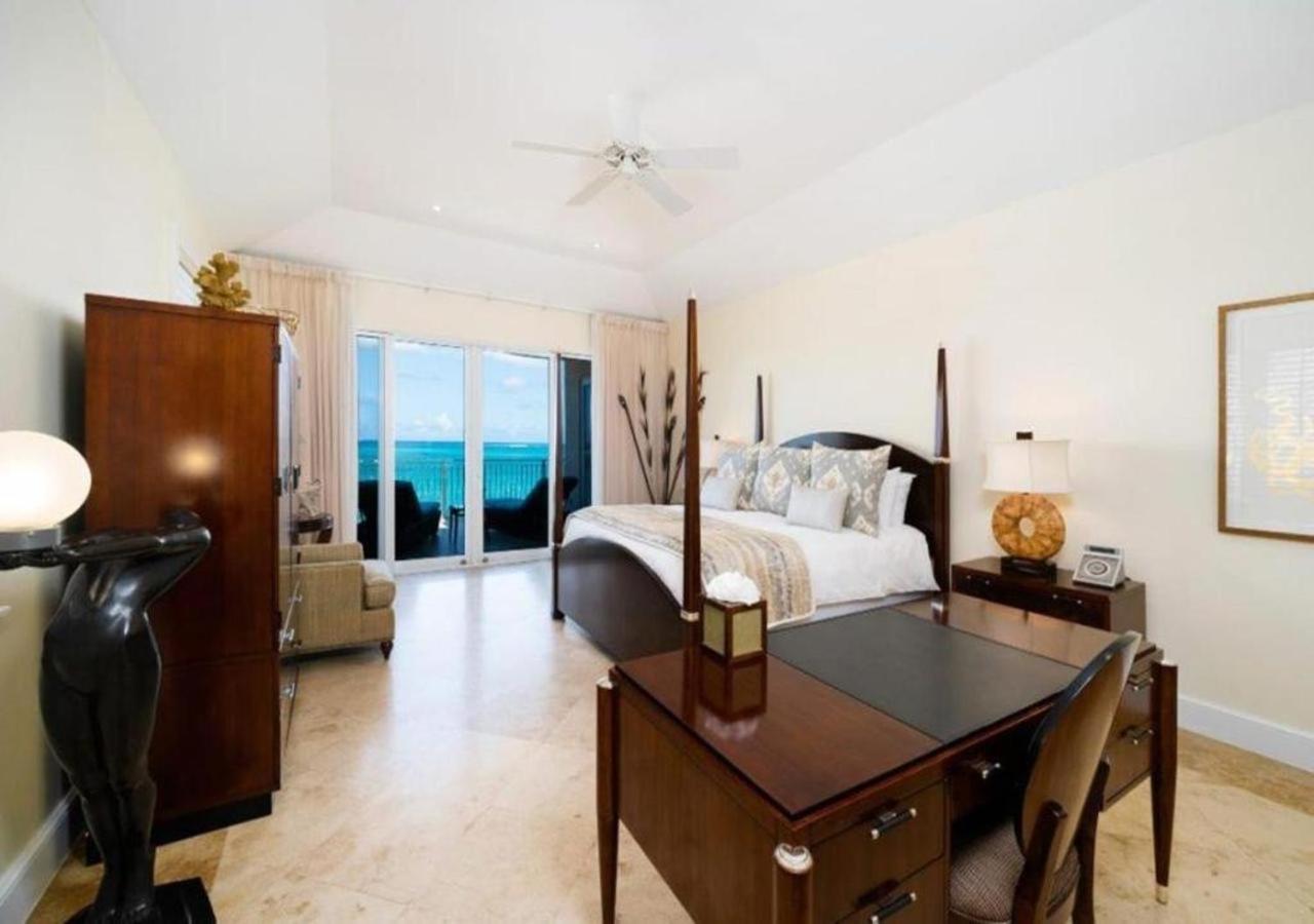 The Regent Grand Hotel Grace Bay Eksteriør billede